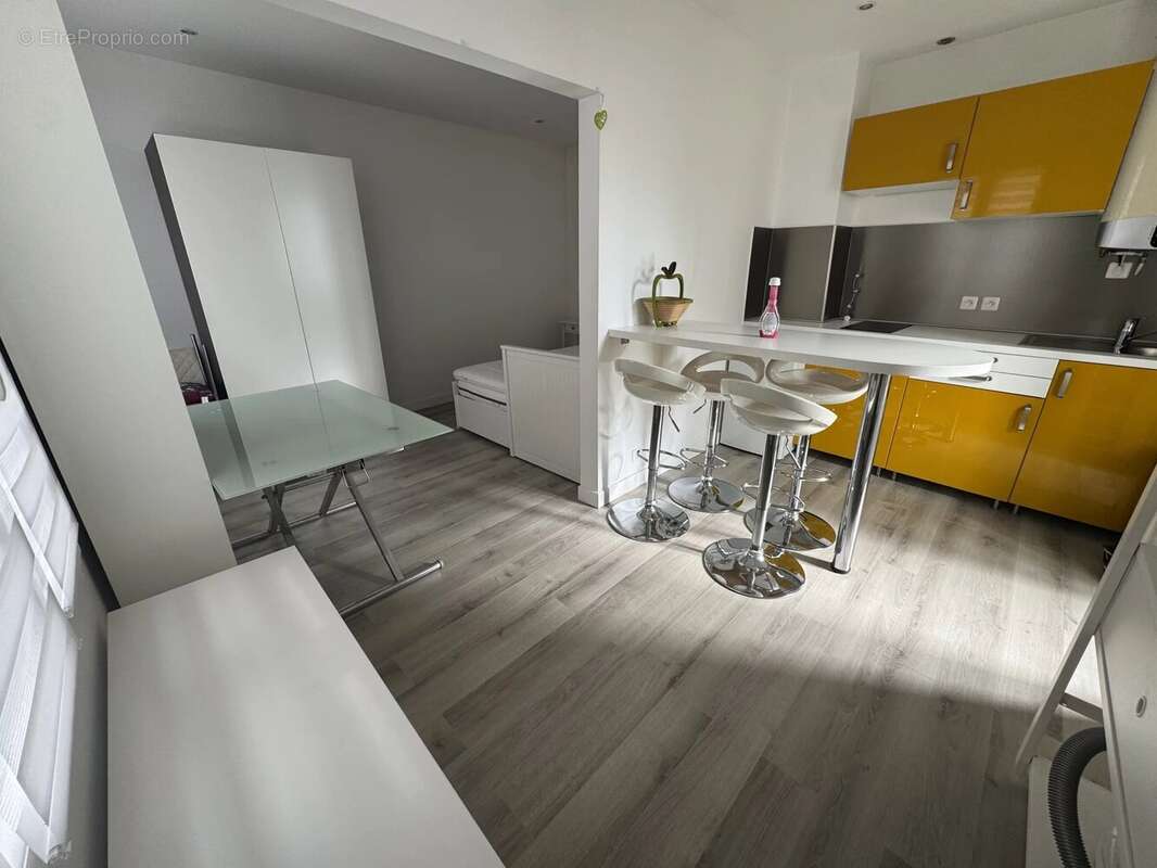 Appartement à PARIS-19E