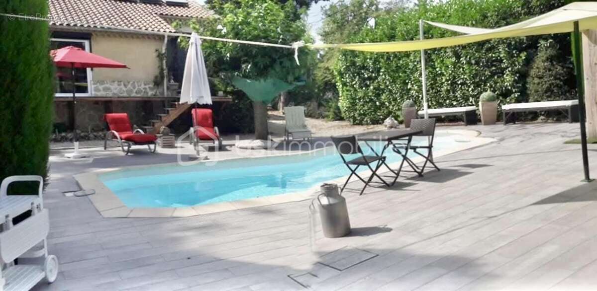 Maison à TOURRETTES