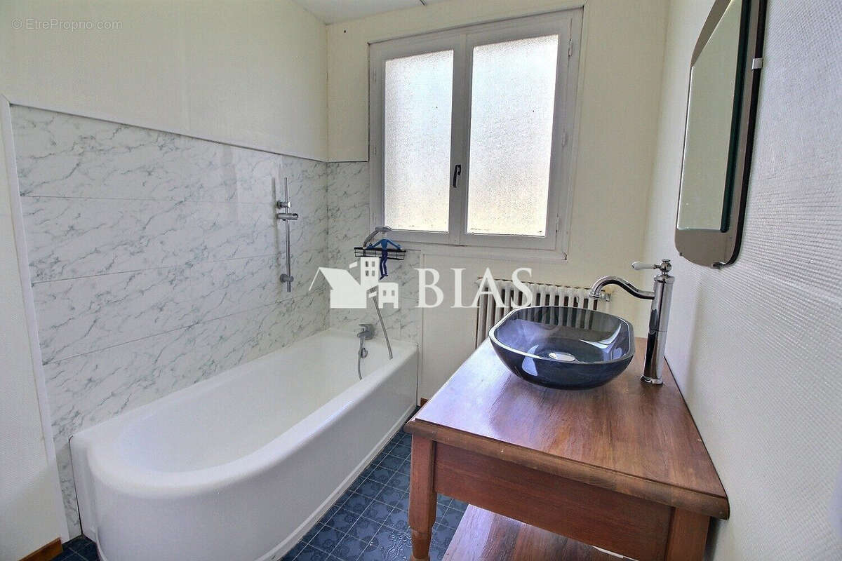 Maison à SAINT-JEAN-DU-CARDONNAY