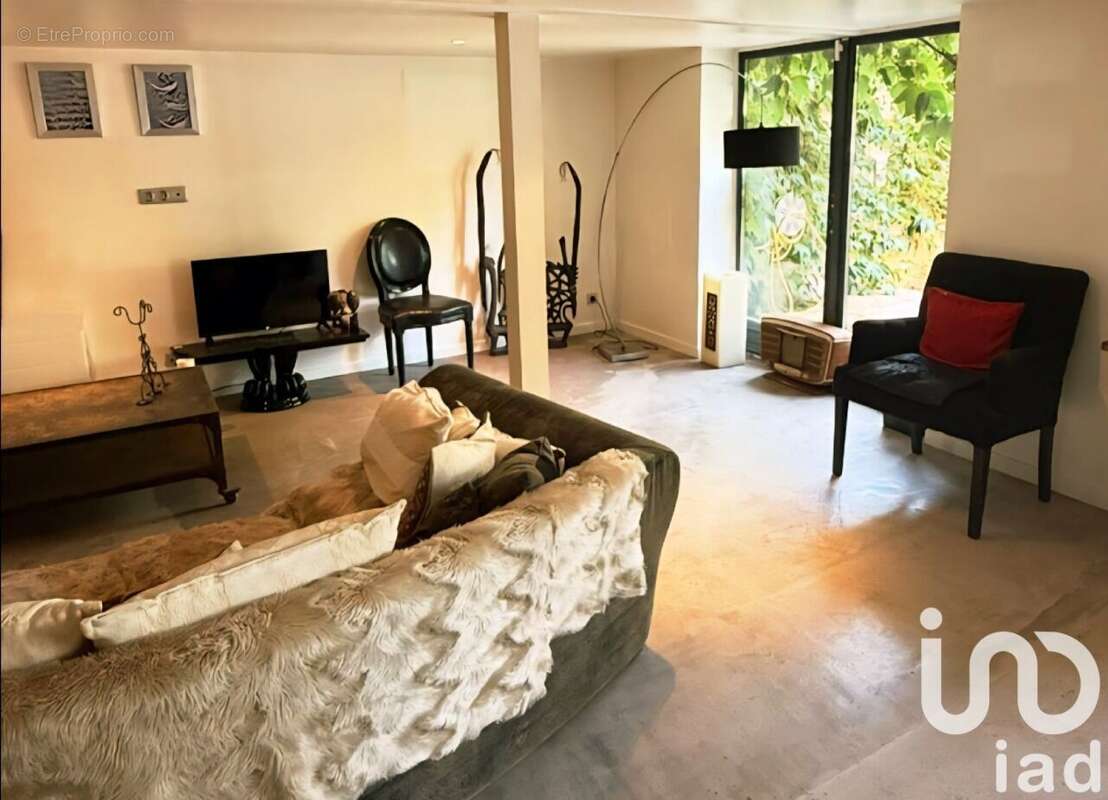 Photo 8 - Commerce à COGOLIN