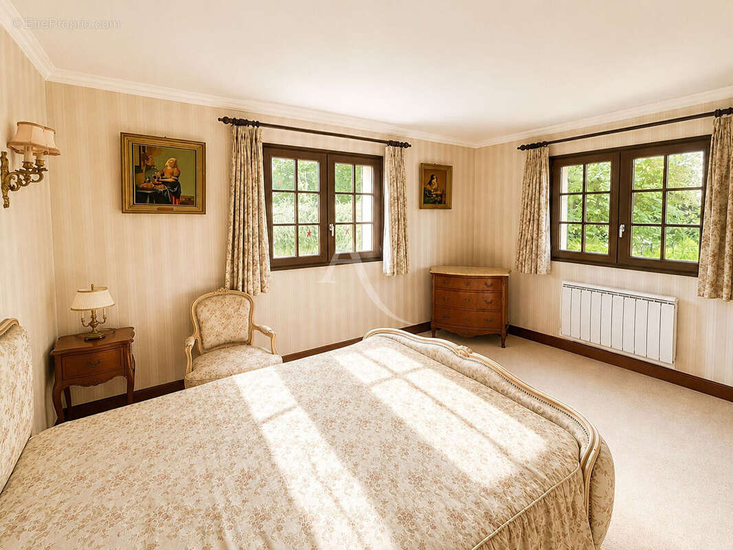 Maison Vaux Sur Seine 207m² - 6 chambres - photo 9