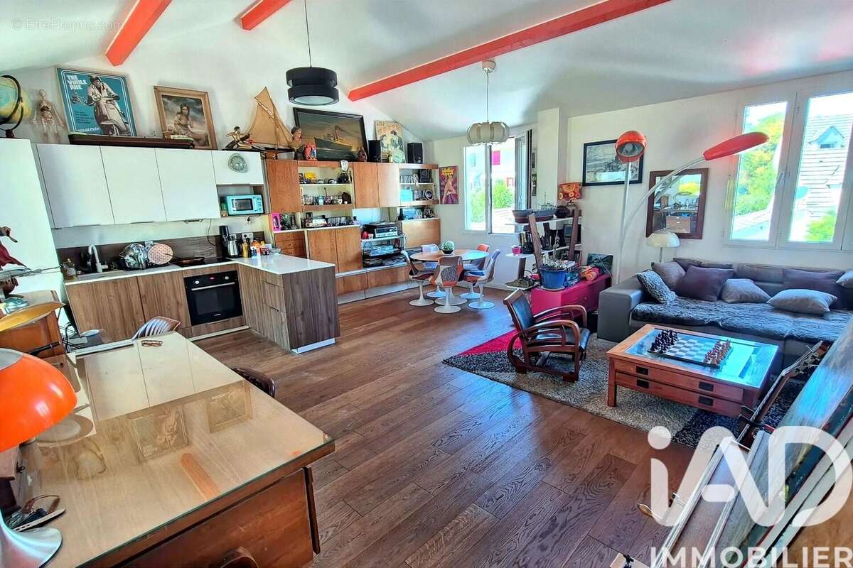 Maison 133 m² à Romainville  - photo 2