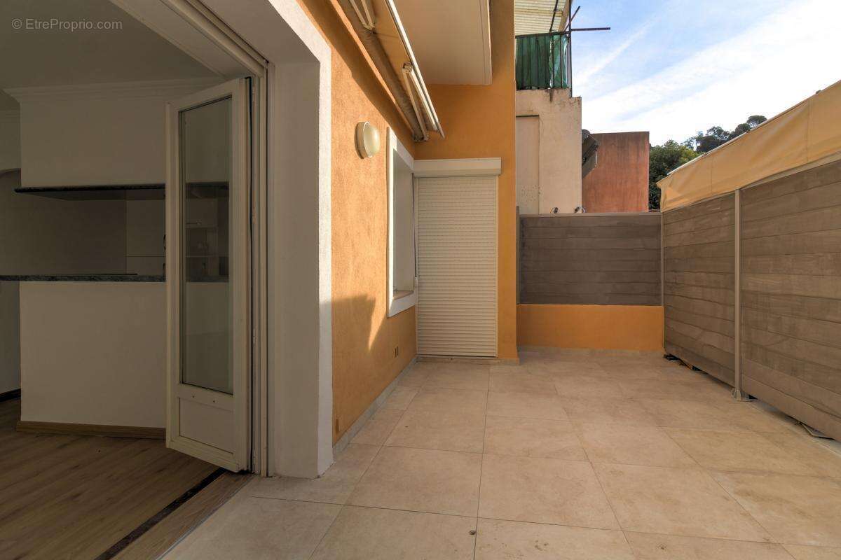 Appartement à SAINT-MARTIN-DU-VAR