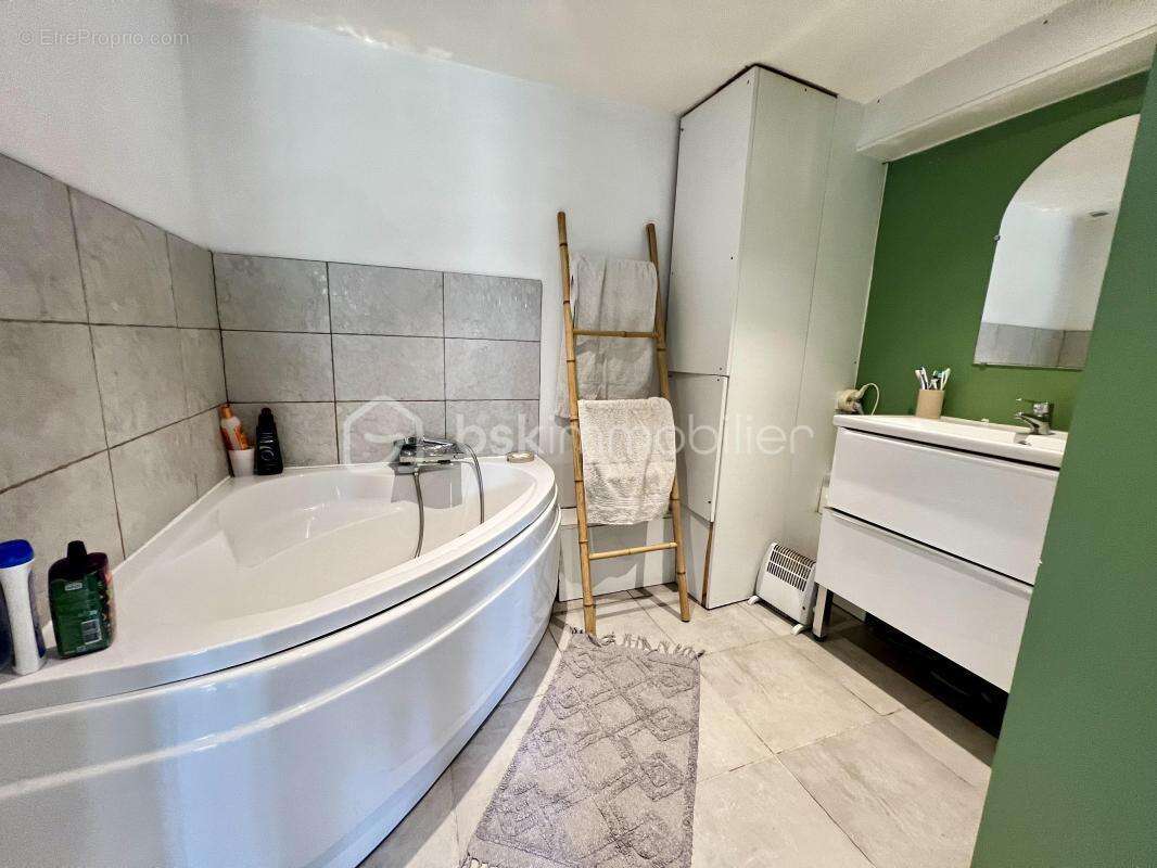 Appartement à MOUROUX