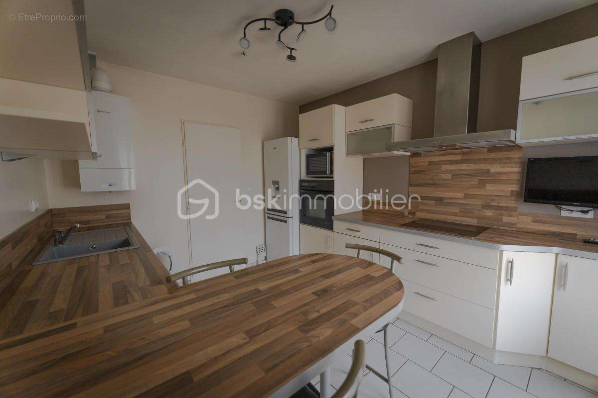 Maison à PONT-DU-CHATEAU