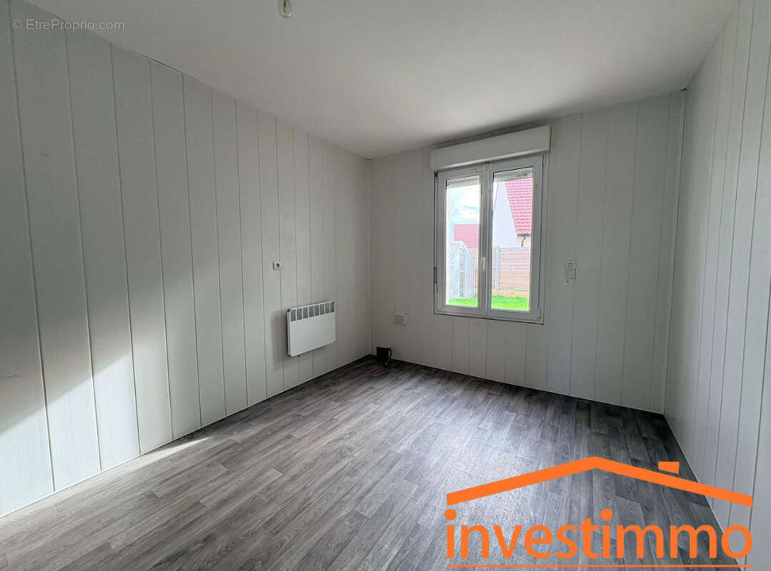 Maison à LANDRETHUN-LE-NORD