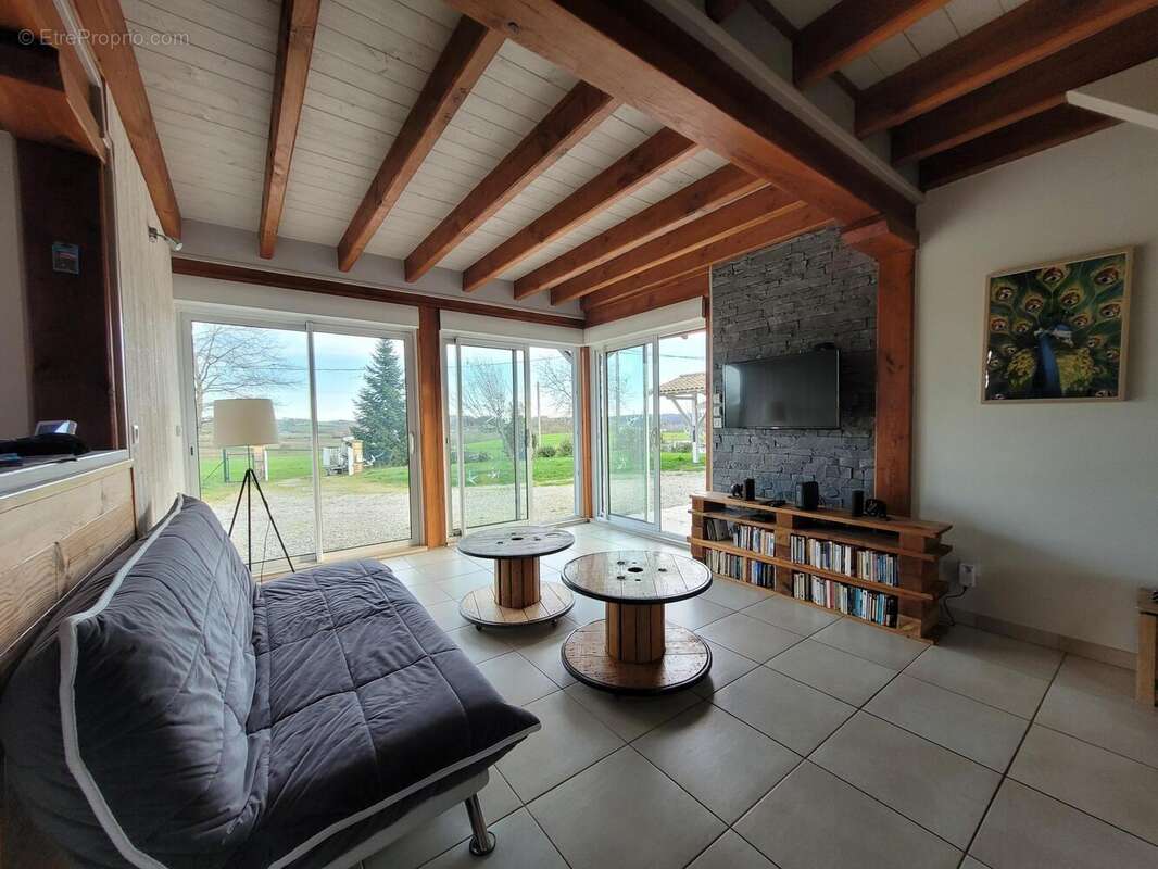 Maison 152 m² à Puymiclan  - photo 4
