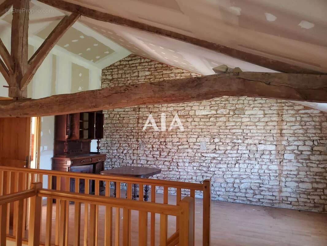 Maison à THEIL-RABIER