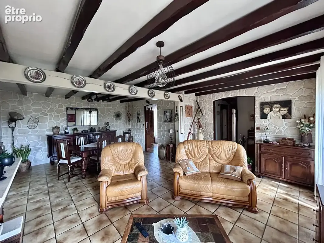 Maison Aigondigne 5 pièce(s) 117 m2 - photo 2