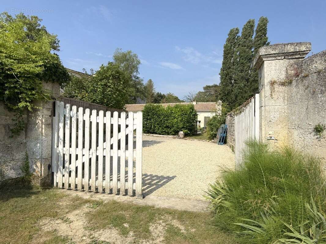 Maison de caractere - photo 3