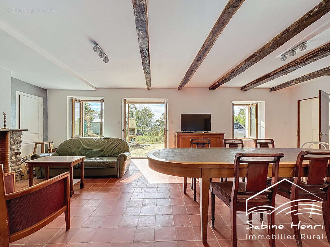 Maison à LA SALVETAT-PEYRALES