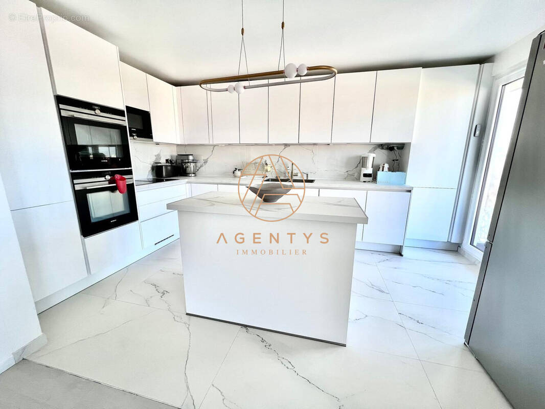 Appartement à SAINT-MAUR-DES-FOSSES