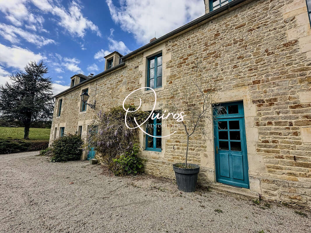 Maison 234 m² à Fontenay-Le-Pesnel  - photo 5