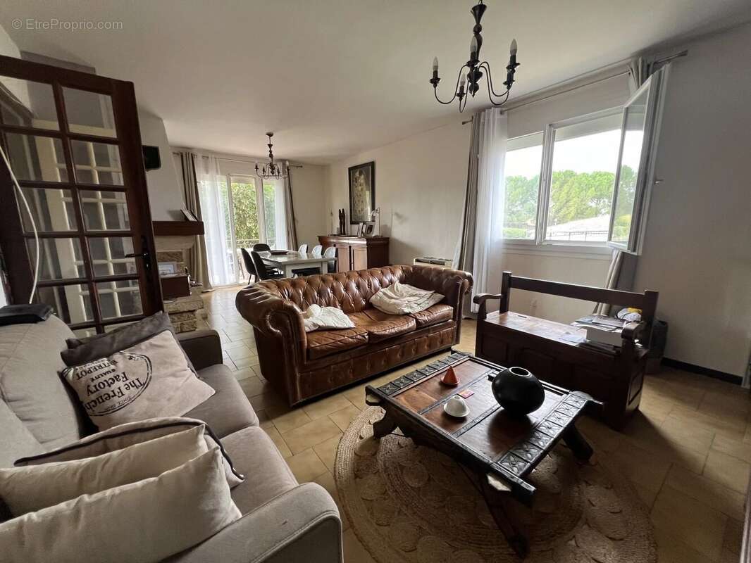 Maison à LA CALMETTE