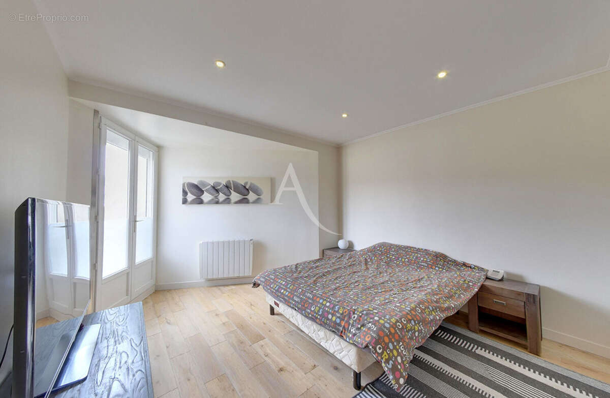 Appartement à OZOIR-LA-FERRIERE