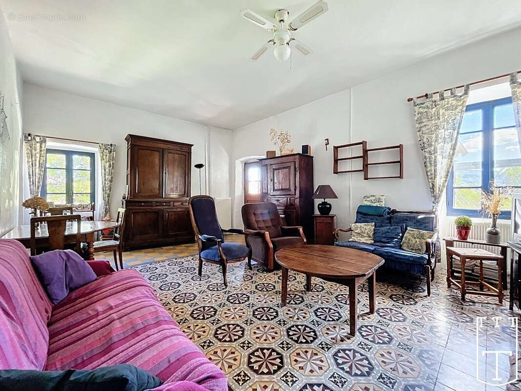 100% charme avec cette bâtisse + 1 dépendance [sud Ardèche] - photo 5
