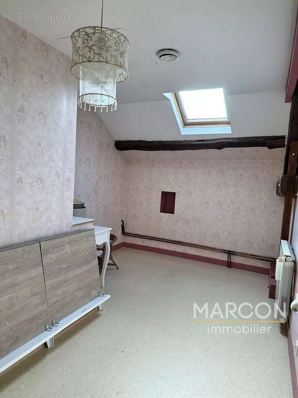 Maison à SAINT-SULPICE-LE-GUERETOIS