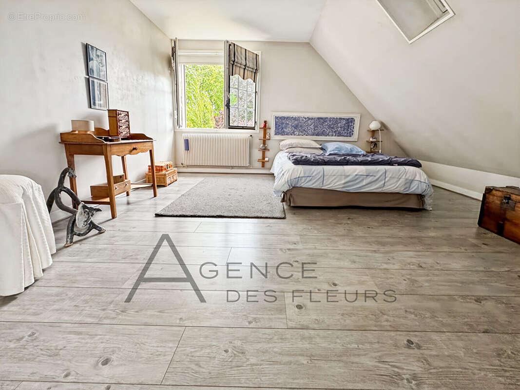 Maison à SAINT-PIERRE-DES-FLEURS