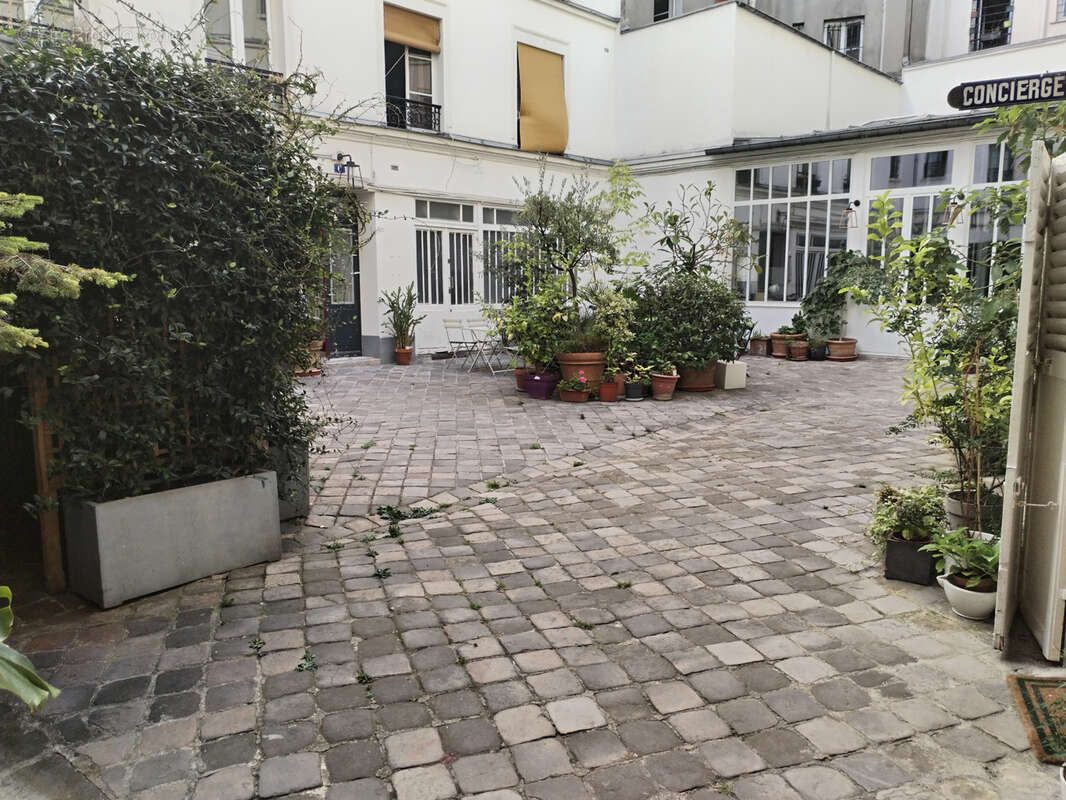 Appartement 3 pieces paris 9 - photo 3