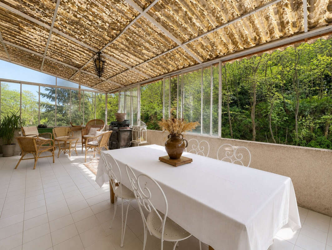 Maison en pierres 131m2 / 5 chambres + Véranda 30m2 + Annexes et forêt - photo 9