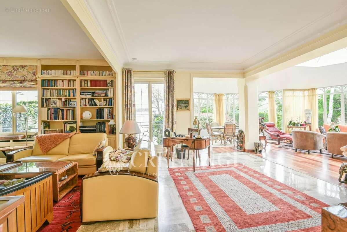 Maison à LE VESINET