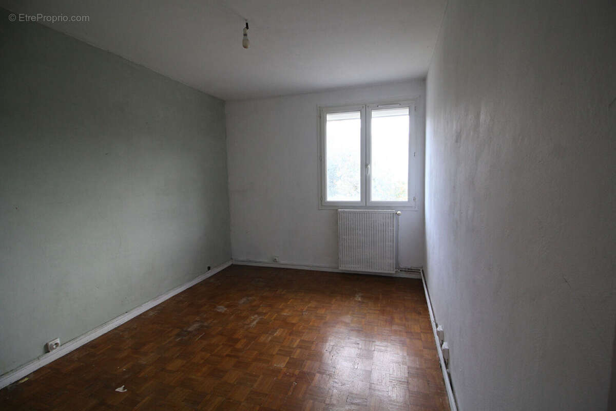 Appartement à VARENNES-VAUZELLES