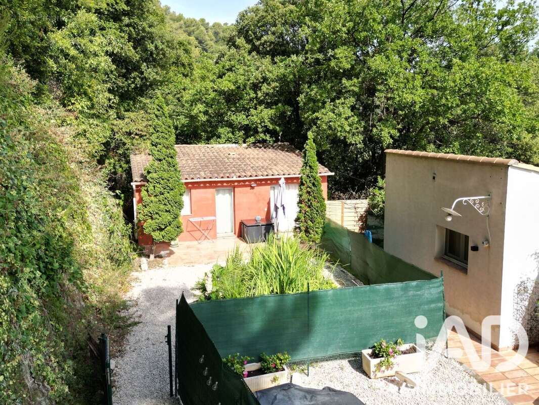 Maison 199 m² à Saint-Laurent-Du-Var  - photo 9