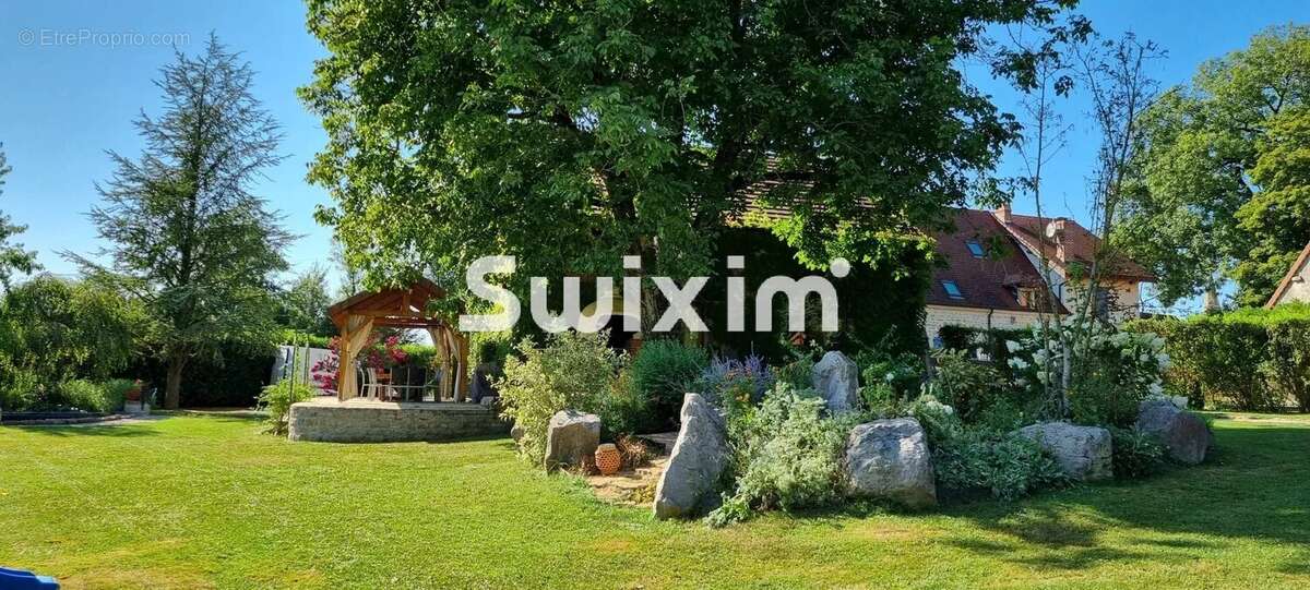 Maison à LONS-LE-SAUNIER