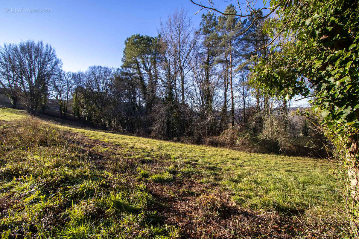 Terrain à SARLAT-LA-CANEDA