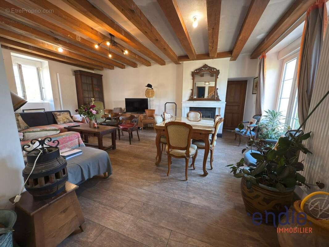 Longere type f8 rehabilitee avec grange et jardin! - photo 2