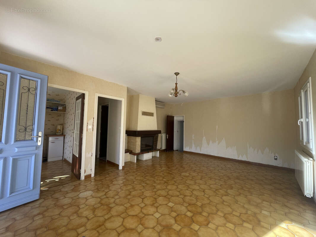 Maison à SAINT-BAUZILLE-DE-LA-SYLVE