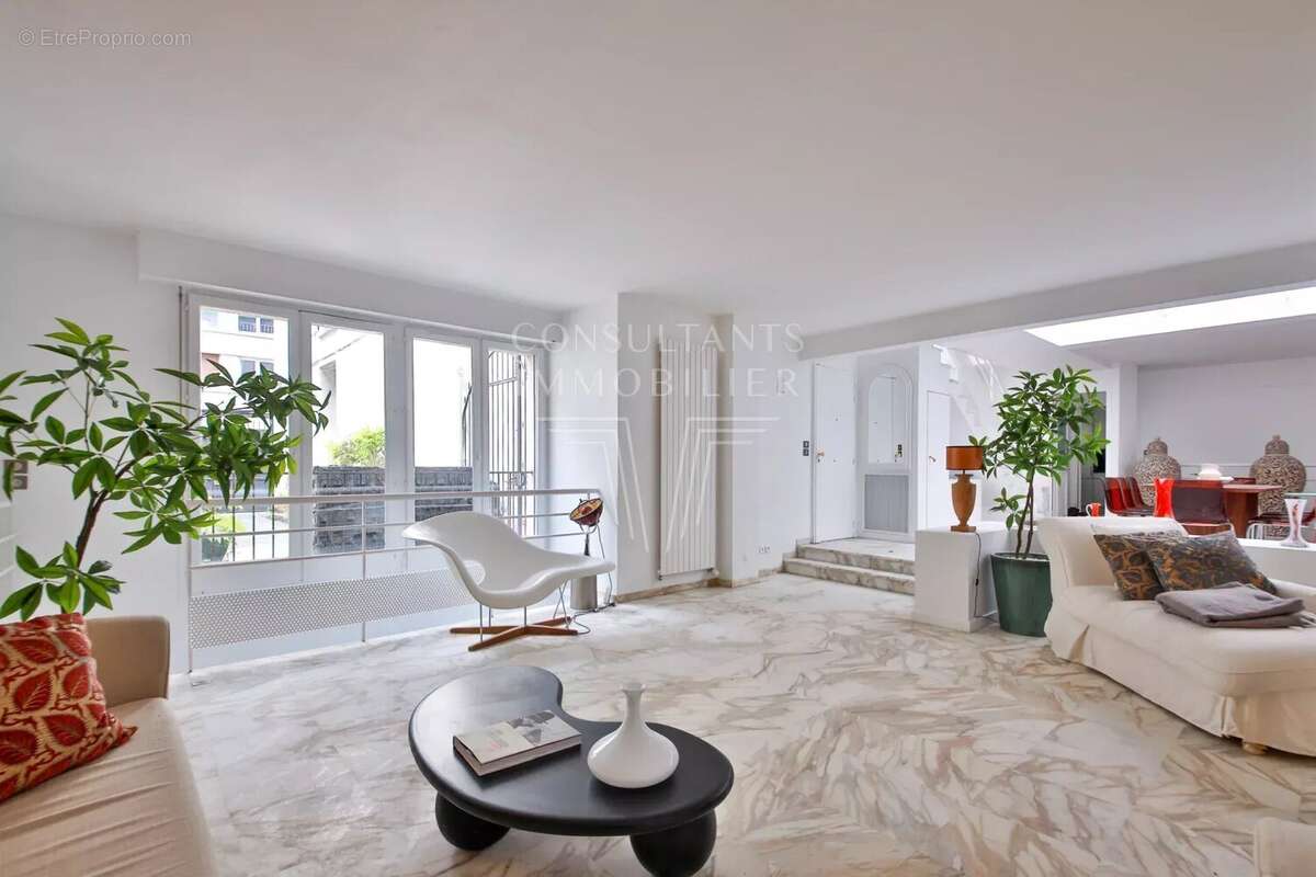 Appartement à PARIS-15E