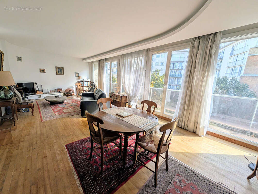 Appartement à PARIS-20E