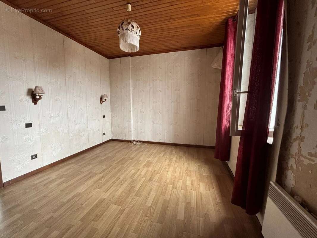 Maison à VIC-EN-BIGORRE