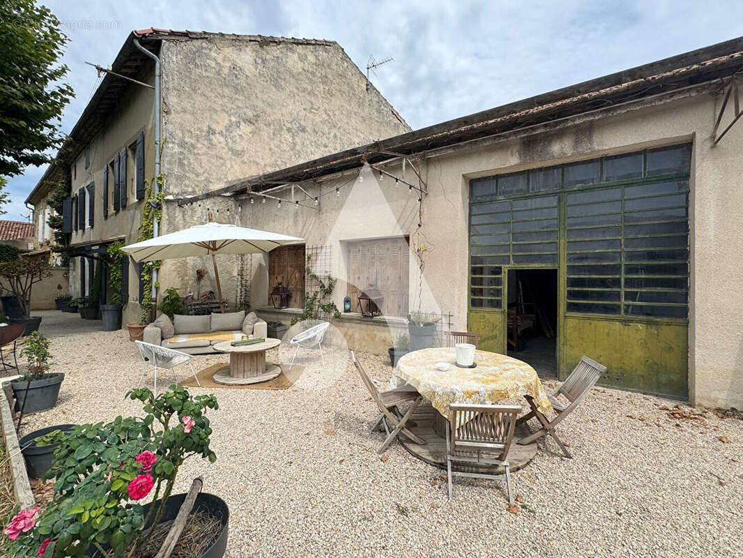 Maison à JONQUIERES