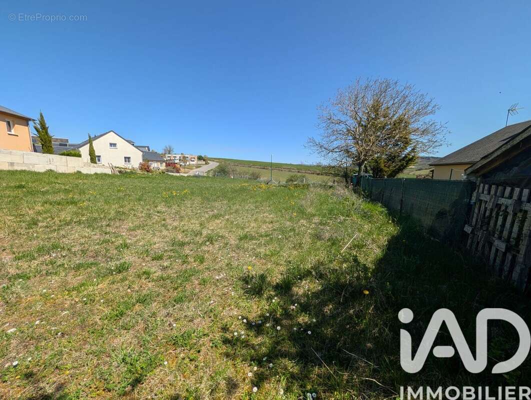 Terrain 1020 m² à Cruejouls  - photo 2
