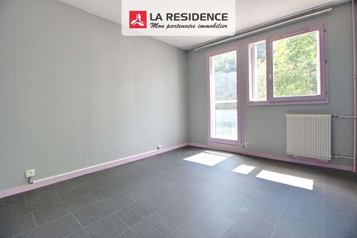 Appartement à VERNEUIL-SUR-SEINE