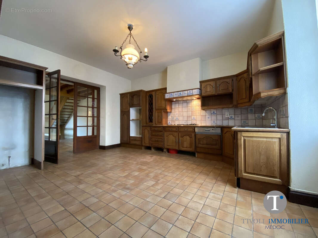 Cuisine - Maison à LESPARRE-MEDOC