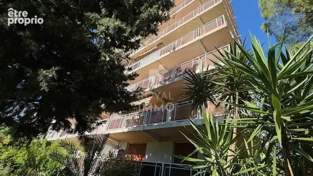 Lumineux T3 avec balcons, cave et parking privatif. - photo 6
