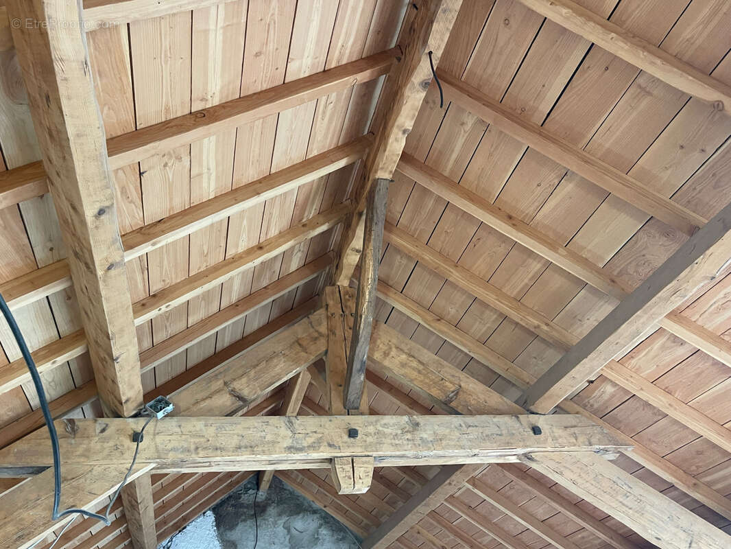 Maison à SAINT-MARCEL-EN-MARCILLAT