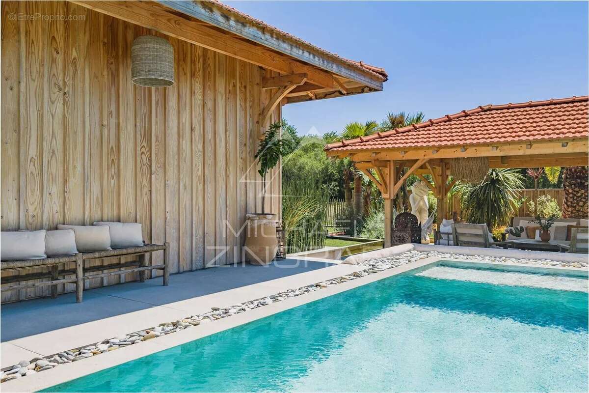 Maison à MIOS