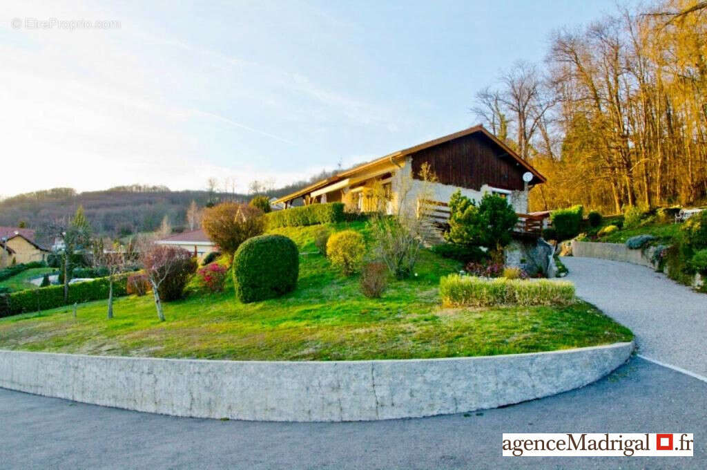 Maison 160 m² à Le Grand-Lemps  - photo 2