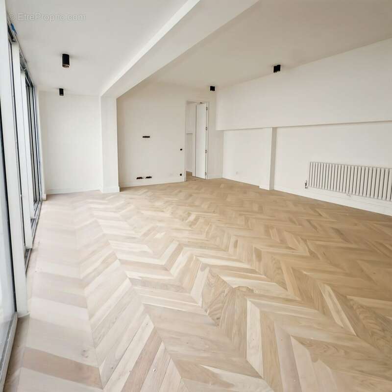 Appartement à CHARENTON-LE-PONT