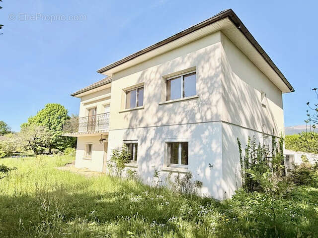 Maison à PREVESSIN-MOENS
