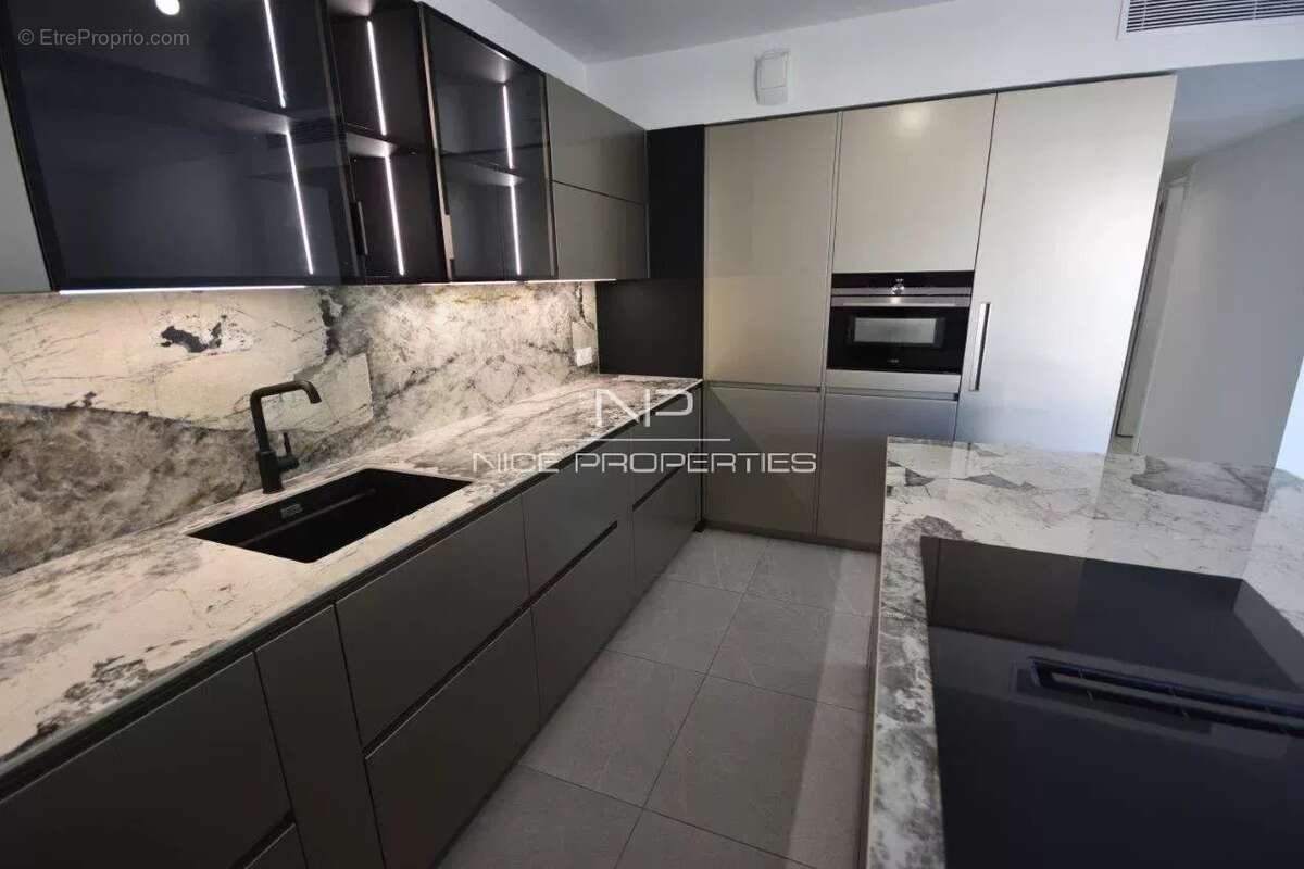 Appartement à MOUGINS