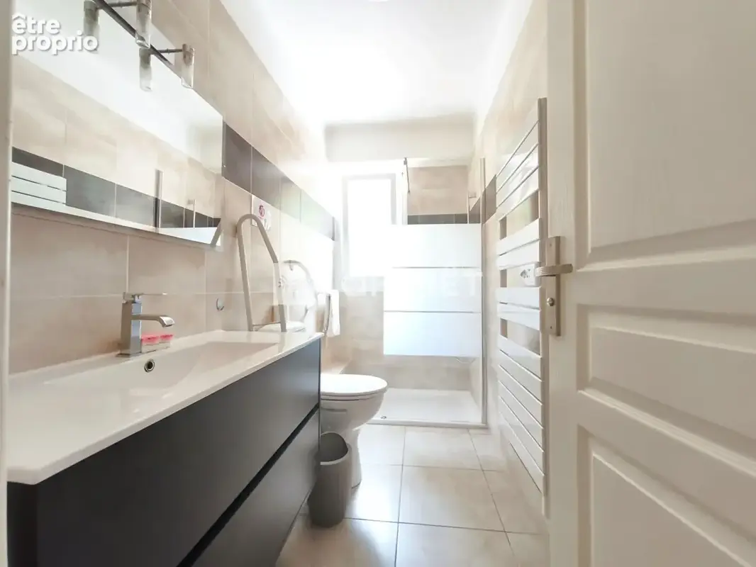 Maison avec deux appartements, jardin, terrasse et garage, idéale pour un projet familial ou locatif - photo 5