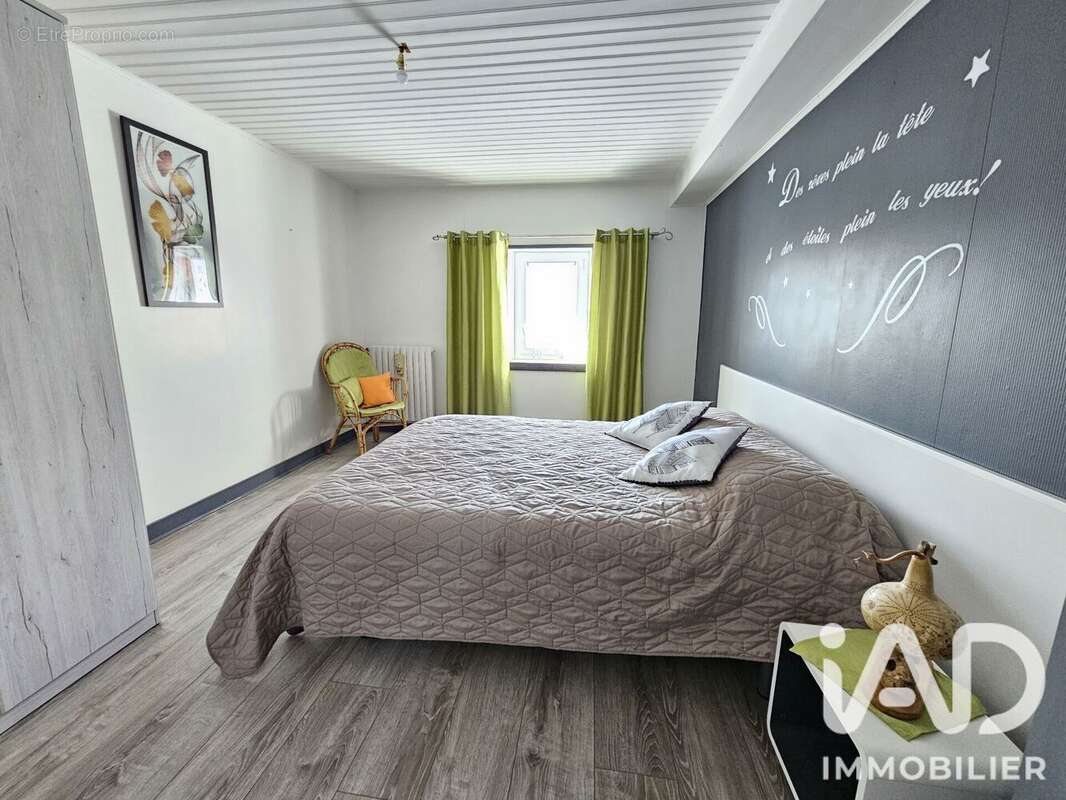 Maison 170 m² à Corme-Ecluse  - photo 9
