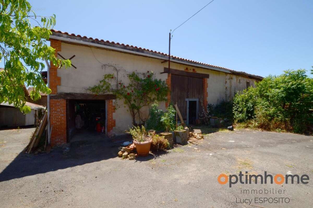  Ensemble immobilier avec énorme potentiel – Nieuil (Charente)  - photo 15