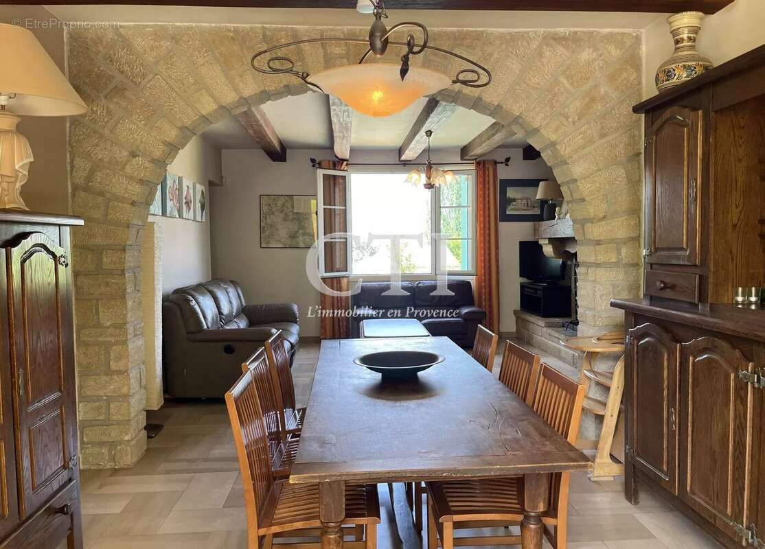 Maison à VAISON-LA-ROMAINE