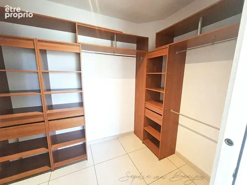 Maison à vendre à CEYRESTE (13), village à pied, vue mer, 3 chambres, terrasse, jardin, carport, atelier - photo 10